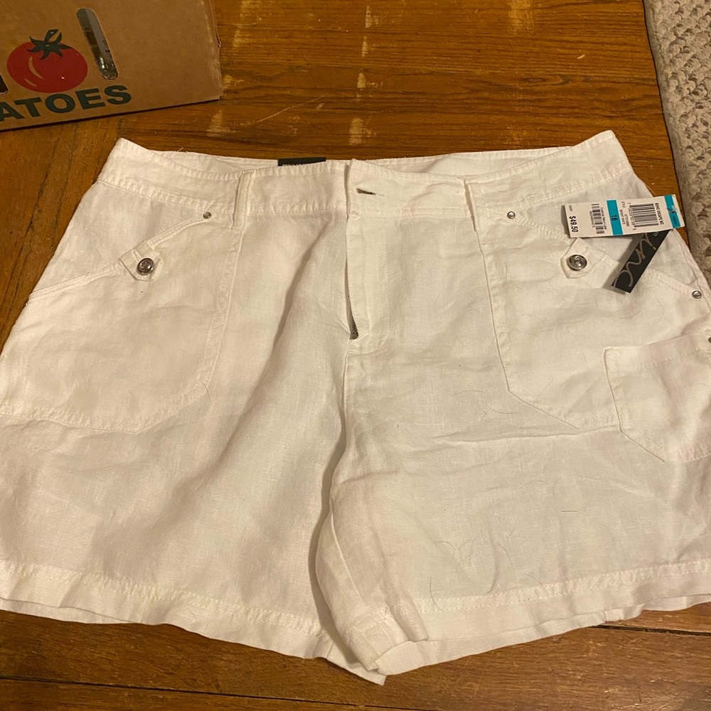 I.N.C. White linen shorts size 16